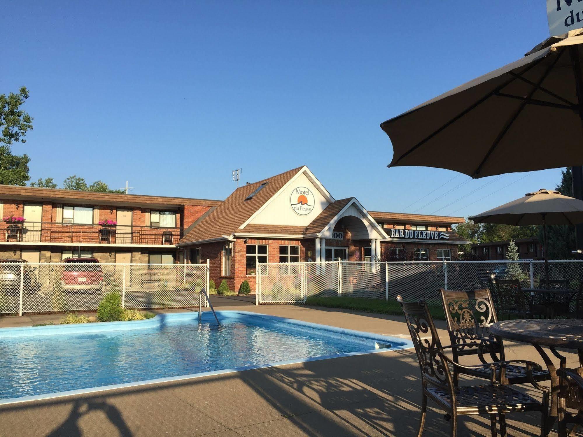 Motel Du Fleuve Brossard Exterior photo